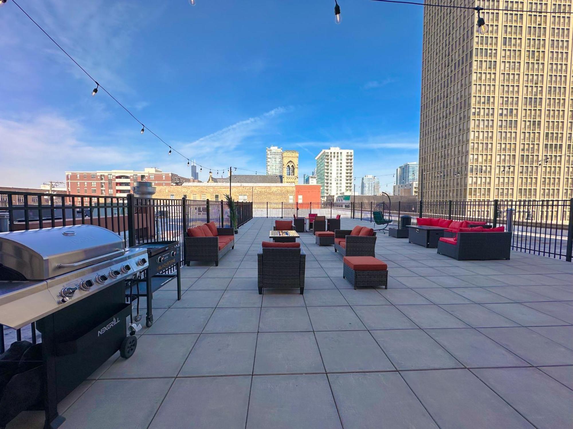 Bright 2Br Luxury Corner Suite With Optional Parking Sleeps 6 Guests Near Mccormick Place And Soldier Field Чикаго Экстерьер фото